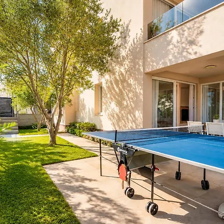 1 Bedroom Awesome In * Vir