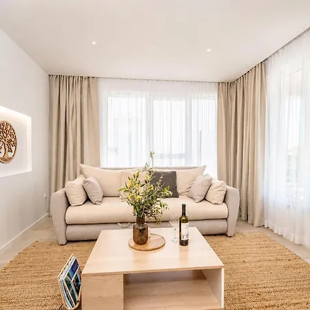 1 Bedroom Awesome In *